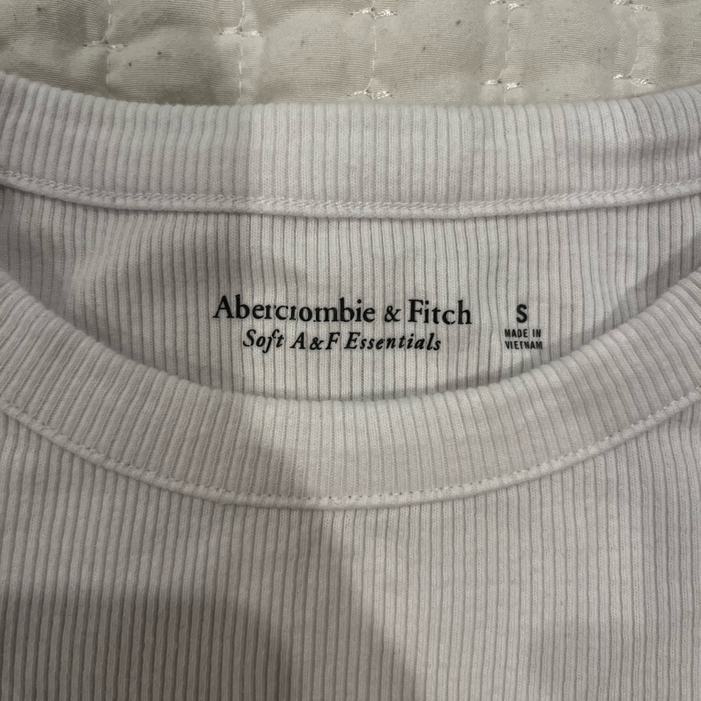 Abercrombie White Ribbed High Neck Tank Top Basic Fitted Minimalist Size S - Picture 2 of 3